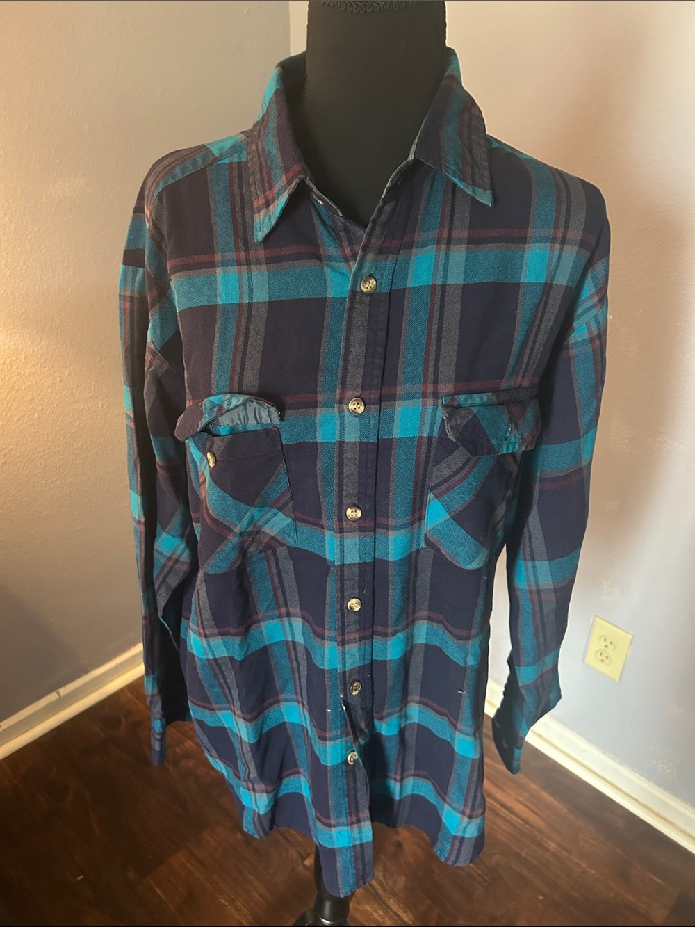 Northwest Territory Men Classic Navy & Teal Plaid  Button-Up Shirt Size Large